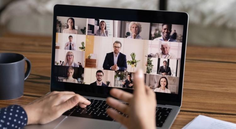 Videokonferenz Zoom Teams Foto iStock fizkes